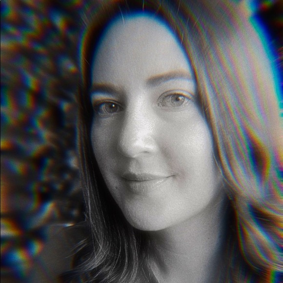 Meet your Posher, Kassie - Picture 2 of 2